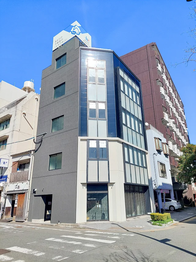 Bビルの外観